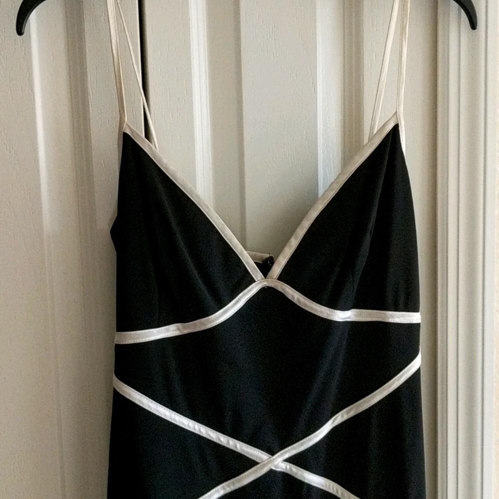 Black / white LBD Strap Fishtail Cocktail Dress